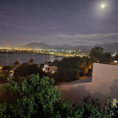 La Isla Bonita Bed and Breakfast Kaapstad Buitenkant foto